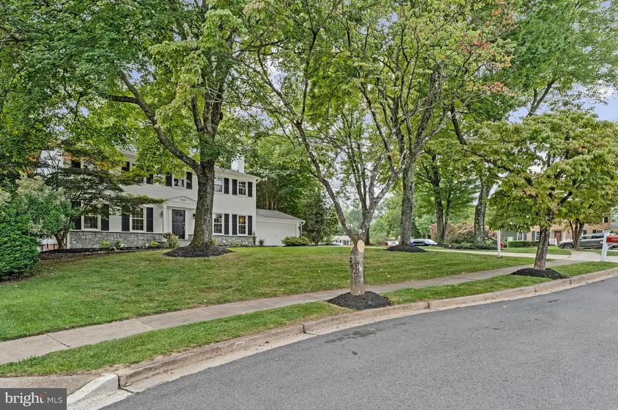 1923 Saybrook Ct, Vienna, VA 22180 - #2