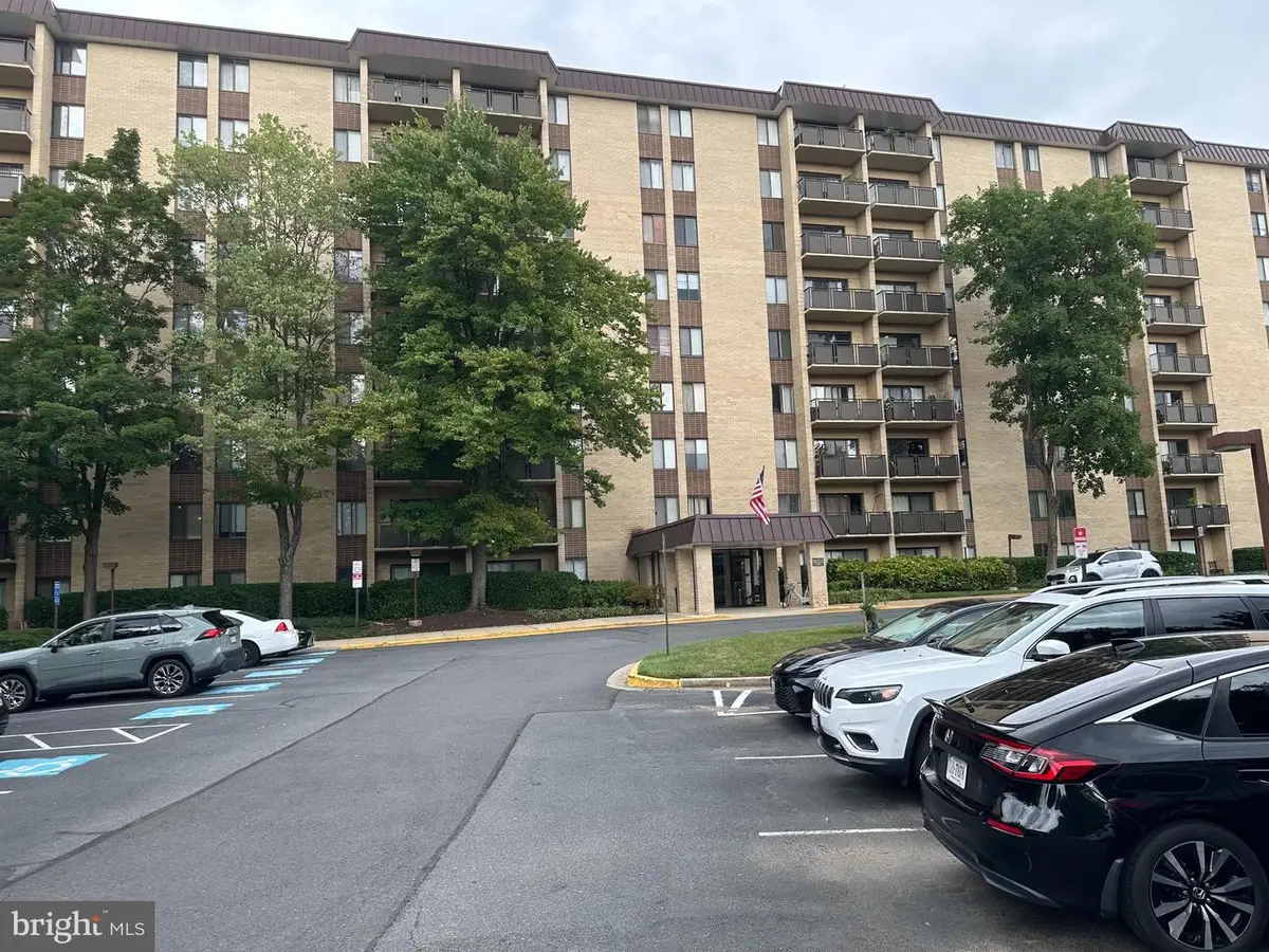 3100 S Manchester St #832, Falls Church, VA 22044 - #1