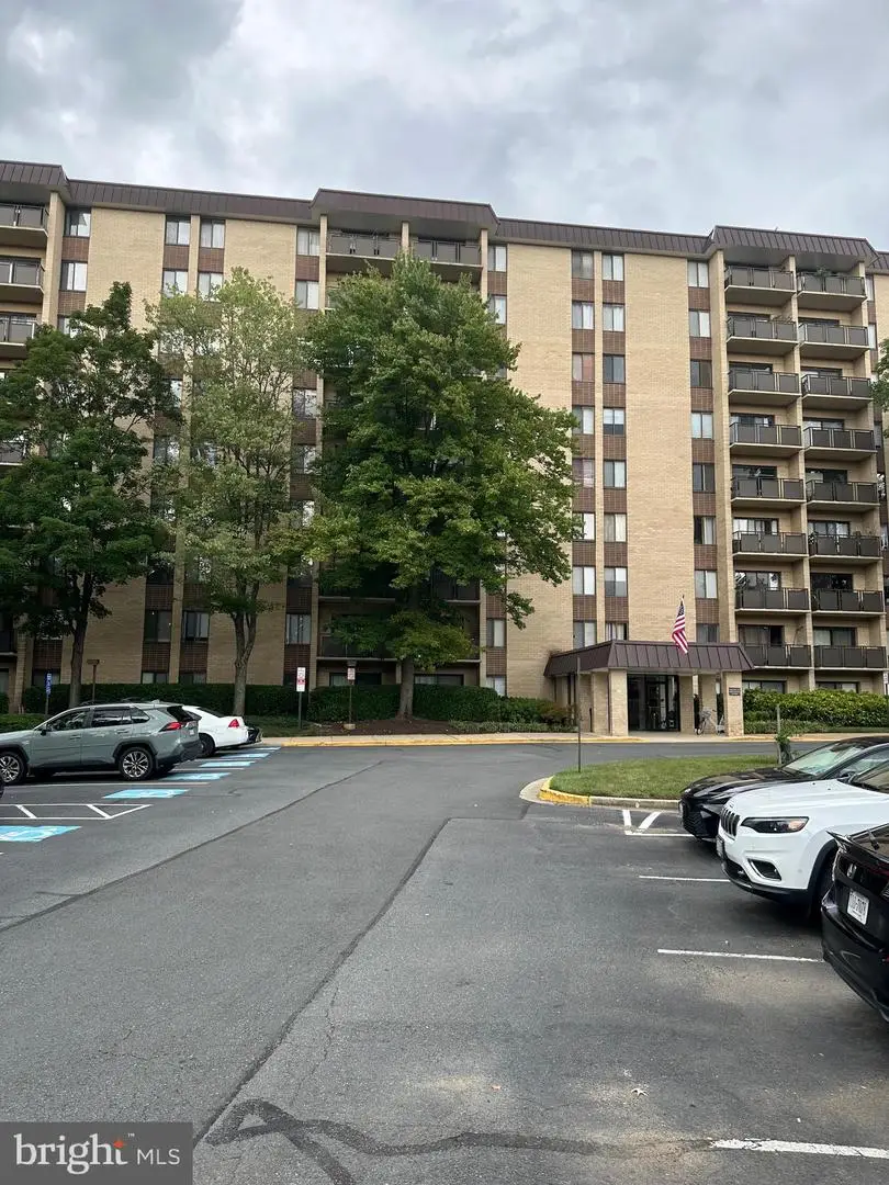 3100 S Manchester St #832, Falls Church, VA 22044 - #3