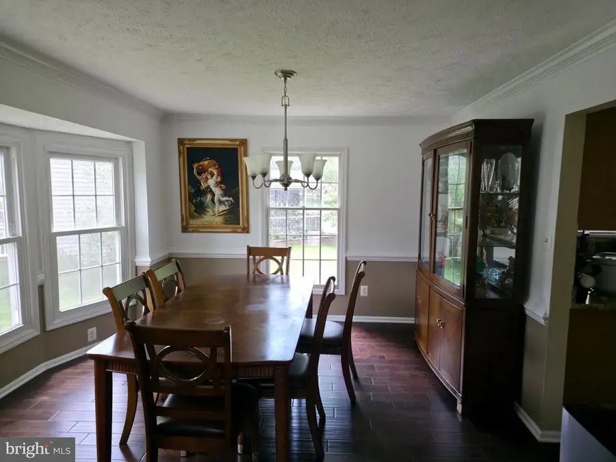 12501 Cross Country Ln, Reston, VA 20191 - #3