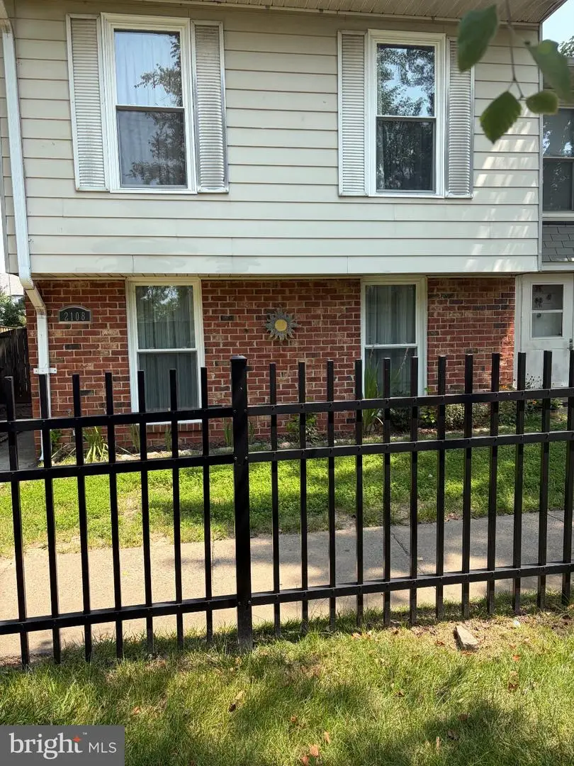 2108 Ferguson Pl, Herndon, VA 20170 - #1