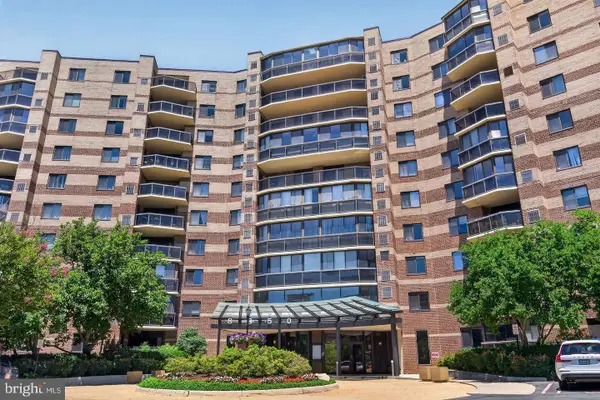 8350 Greensboro Dr #608, MCLEAN, VA 22102