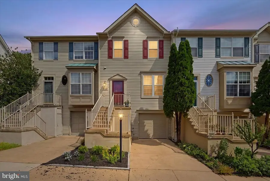 6389 Saint Timothys Ln, Centreville, VA 20121 - #2