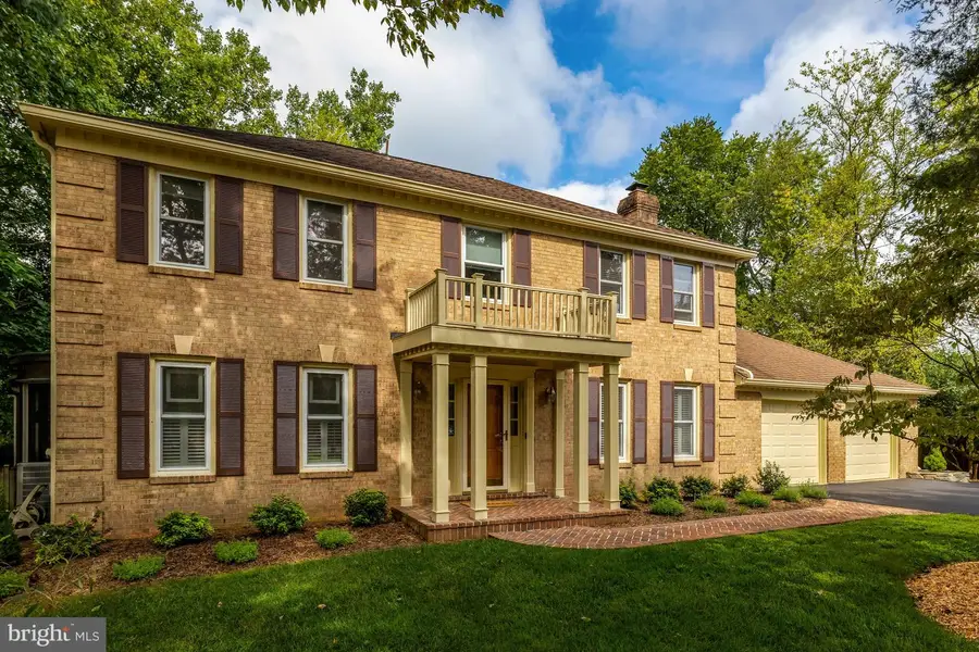 920 Holly Run Ct, Great Falls, VA 22066 - #2
