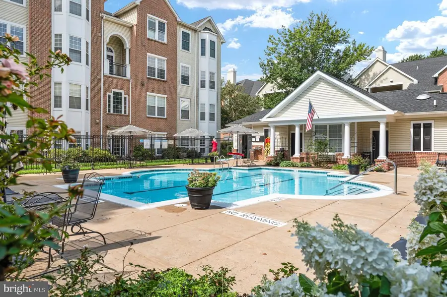 4137 Fountainside Ln #b202, Fairfax, VA 22030 - #3