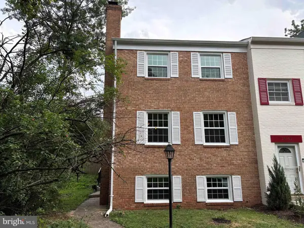 14739 Gatwick Sq, CENTREVILLE, VA 20120