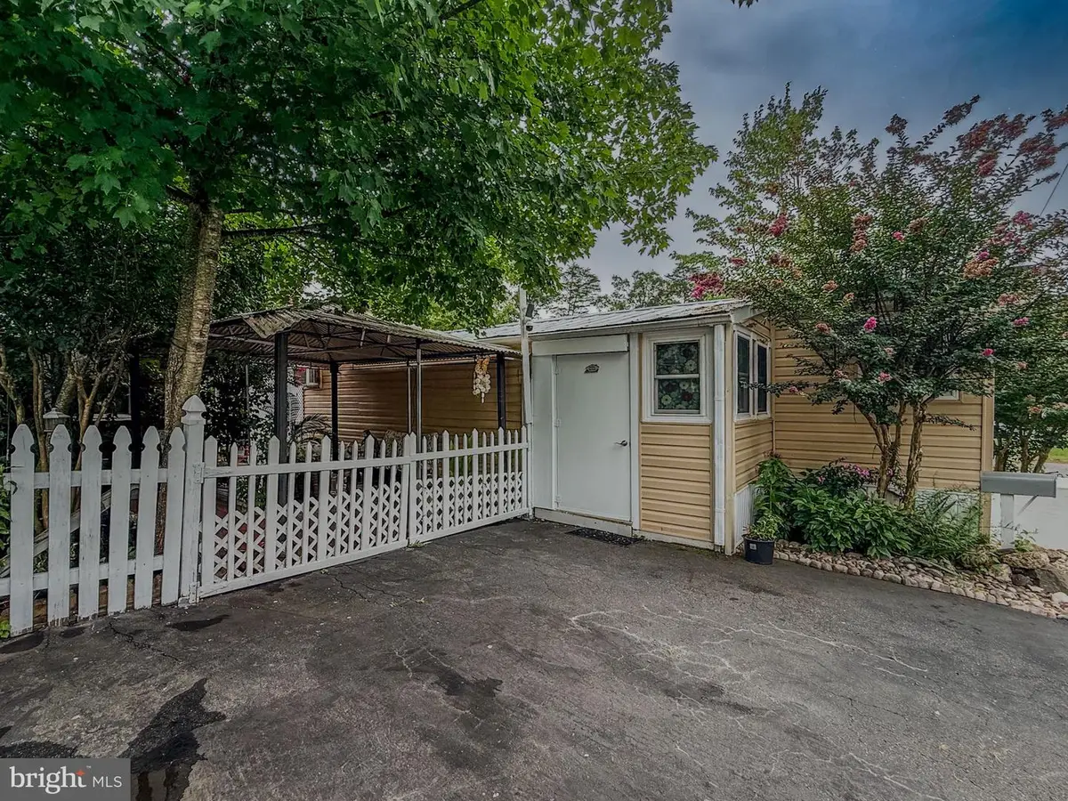 4305 Mobile Ct, Fairfax, VA 22030 - #1