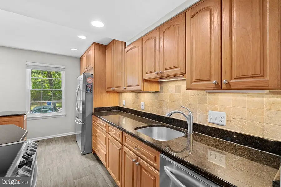 8942 Astongale Ct, Springfield, VA 22152 - #3