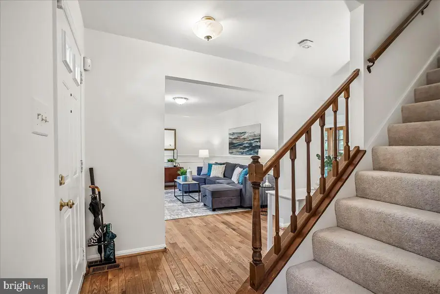 9357 Chestnut Knolls Dr, Fairfax, VA 22032 - #3