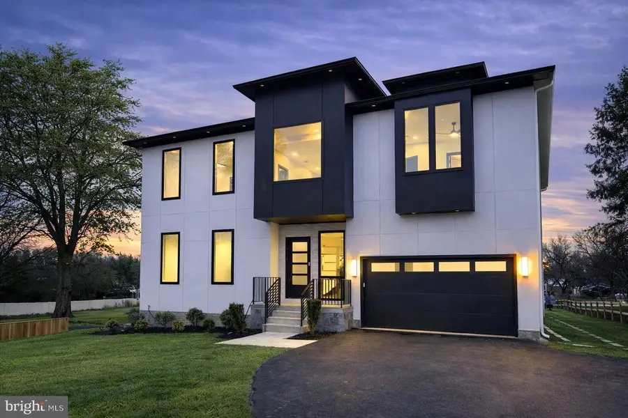 2613 Beacon Hill Rd, Alexandria, VA 22306 - #2