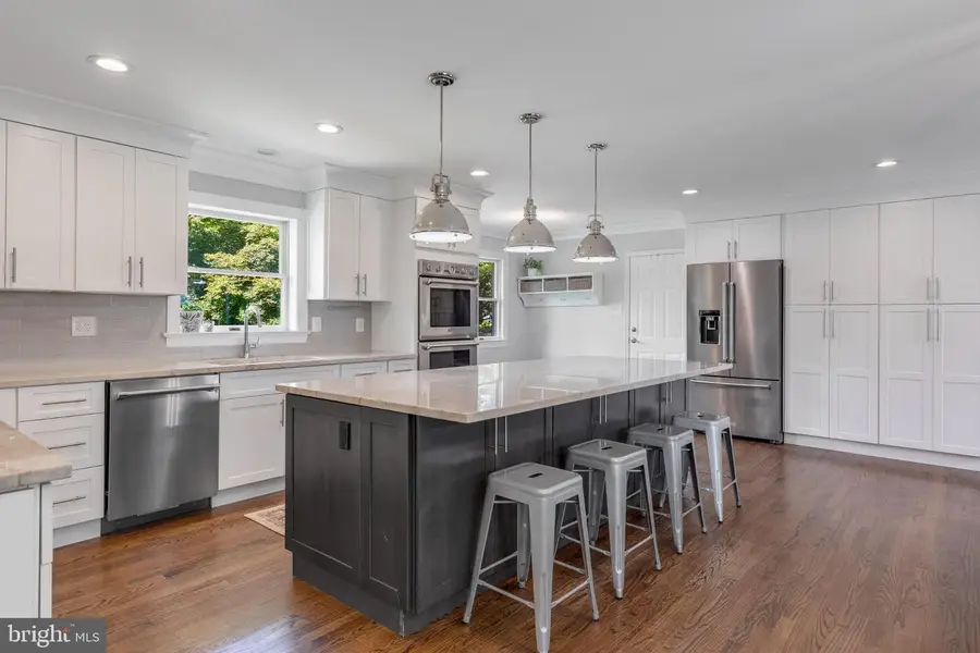 10105 Nadine Dr, Vienna, VA 22181 - #3