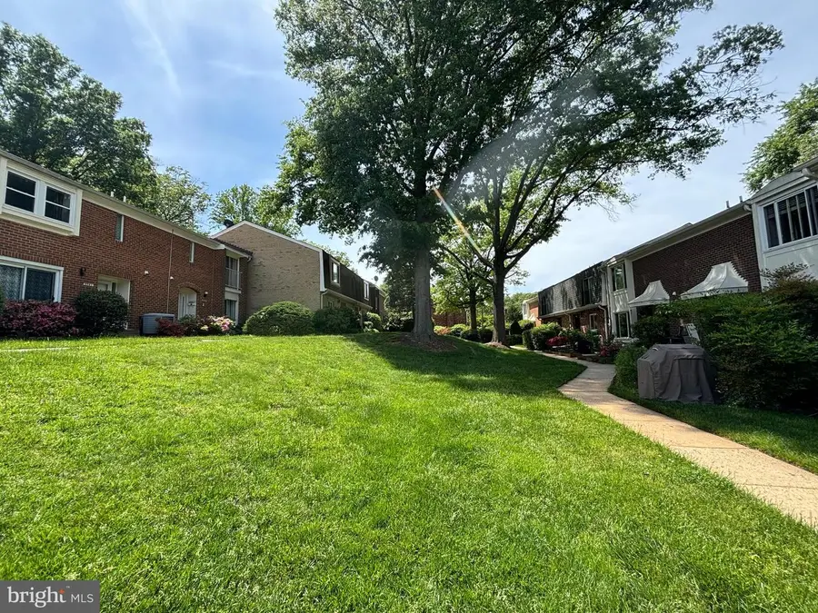 3738 Persimmon Cir, Fairfax, VA 22031 - #2