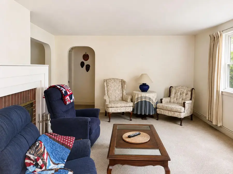 3913 Rose Ln, Annandale, VA 22003 - #2