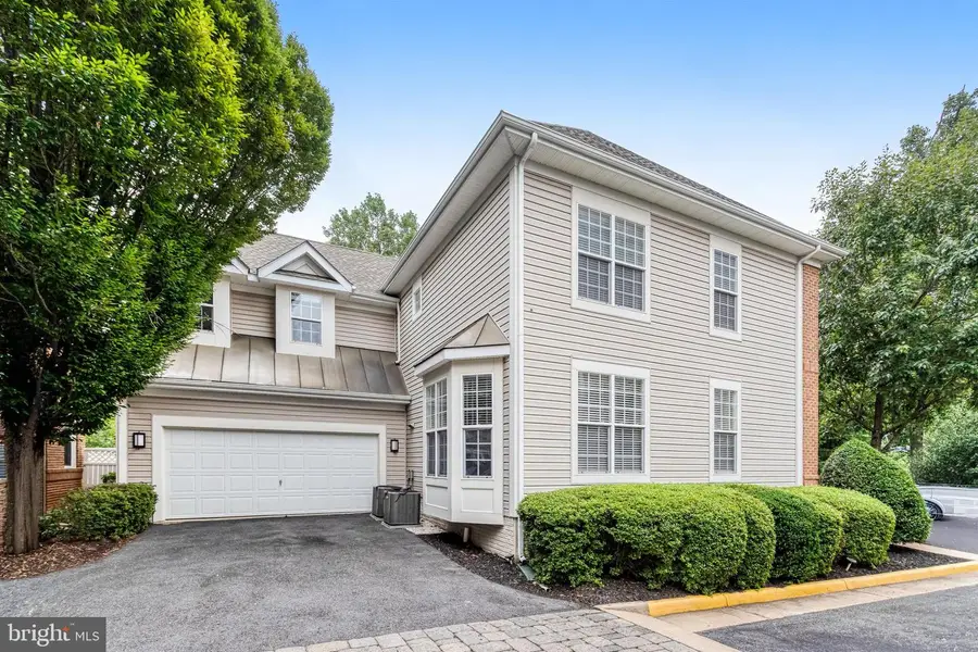7023 Regional Inlet Dr, Fort Belvoir, VA 22060 - #2