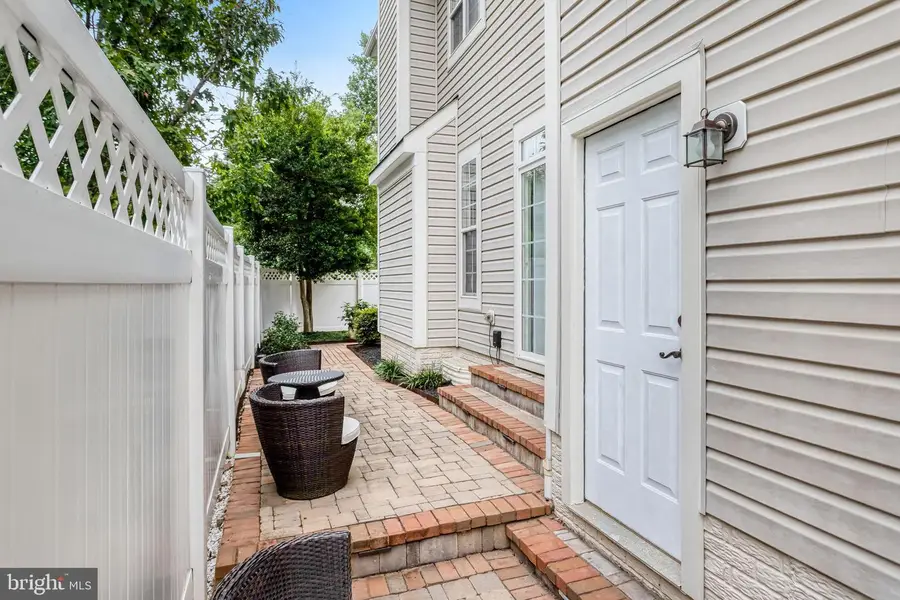 7023 Regional Inlet Dr, Fort Belvoir, VA 22060 - #3