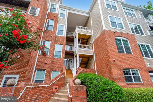 4210-s Mozart Brigade Ln #4210s, FAIRFAX, VA 22033