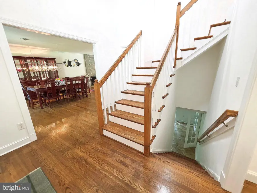 1904 Dalmation Dr, McLean, VA 22101 - #2
