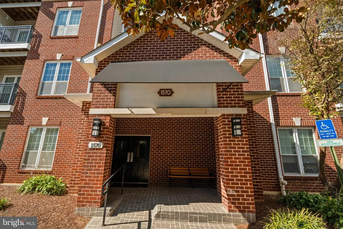 1570 Spring Gate Dr #7203, McLean, VA 22102 - #1