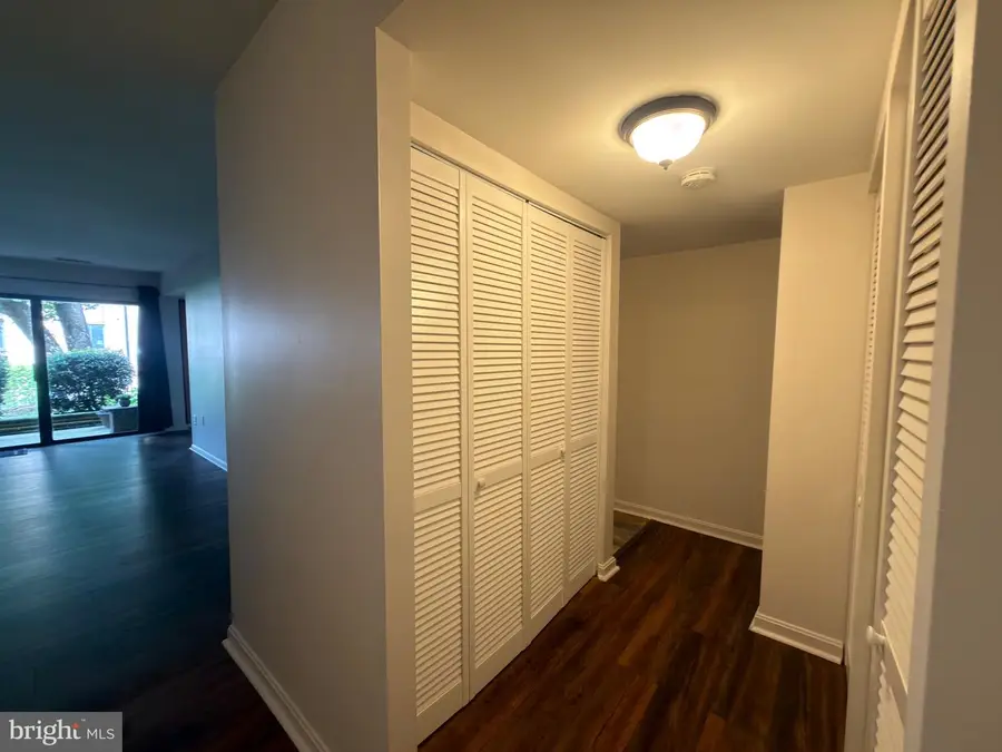 9709 Kings Crown Ct #2, Fairfax, VA 22031 - #3