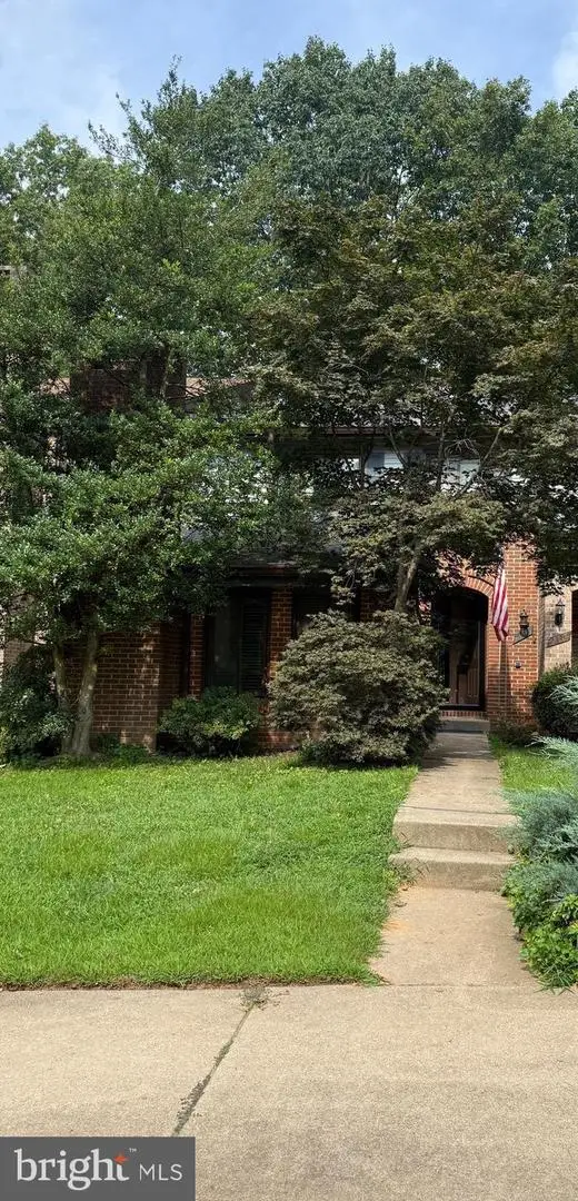 5723 Waters Edge Landing Ct, BURKE, VA 22015