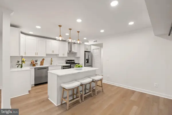 8004 Chanute Pl #3, FALLS CHURCH, VA 22042