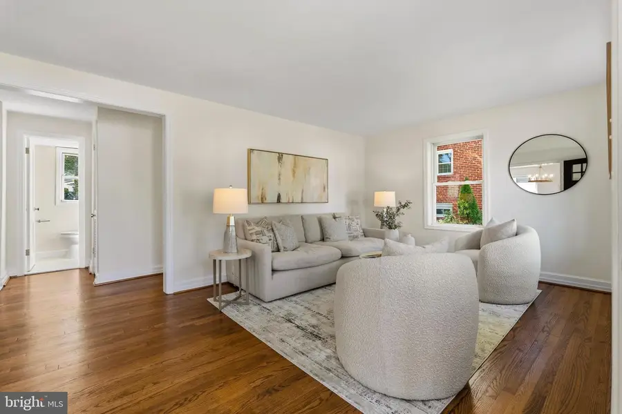 2834 Summerfield Rd, Falls Church, VA 22042 - #3