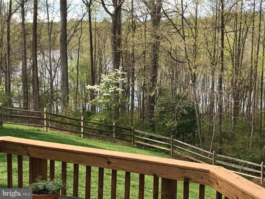 8101 Jeffrey Ct, Fairfax Station, VA 22039 - #2