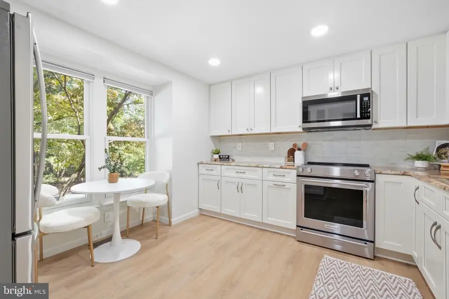 11005 Barton Hill Ct, Reston, VA 20191 - #3