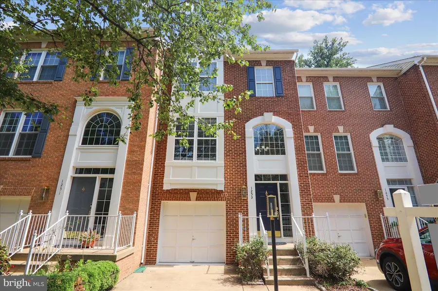 1253 Wild Hawthorn Way, Reston, VA 20194 - #2