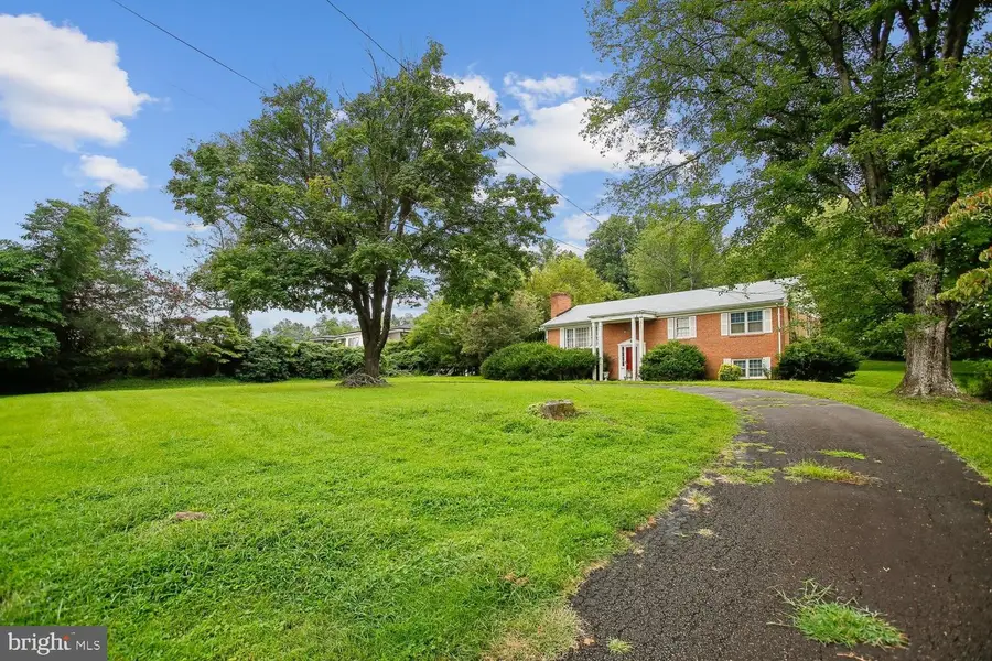 2810 Hill Rd, Vienna, VA 22181 - #2
