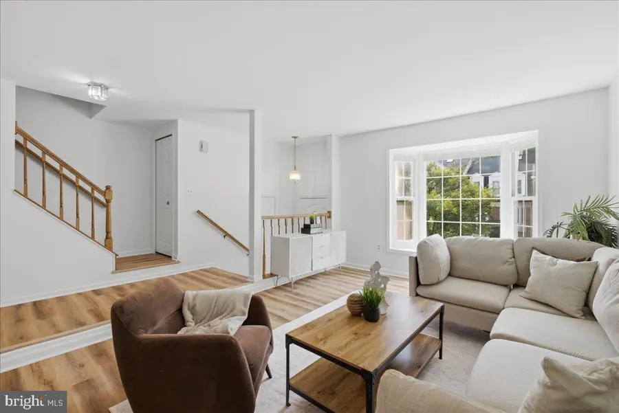 8902 Winding Hollow Way, Springfield, VA 22152 - #3