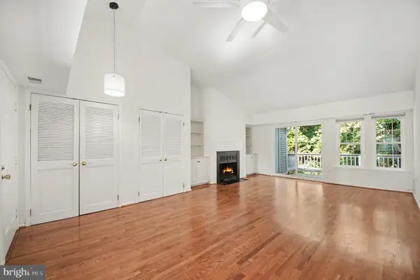 3402 Lakeside View Dr #13-4, FALLS CHURCH, VA 22041