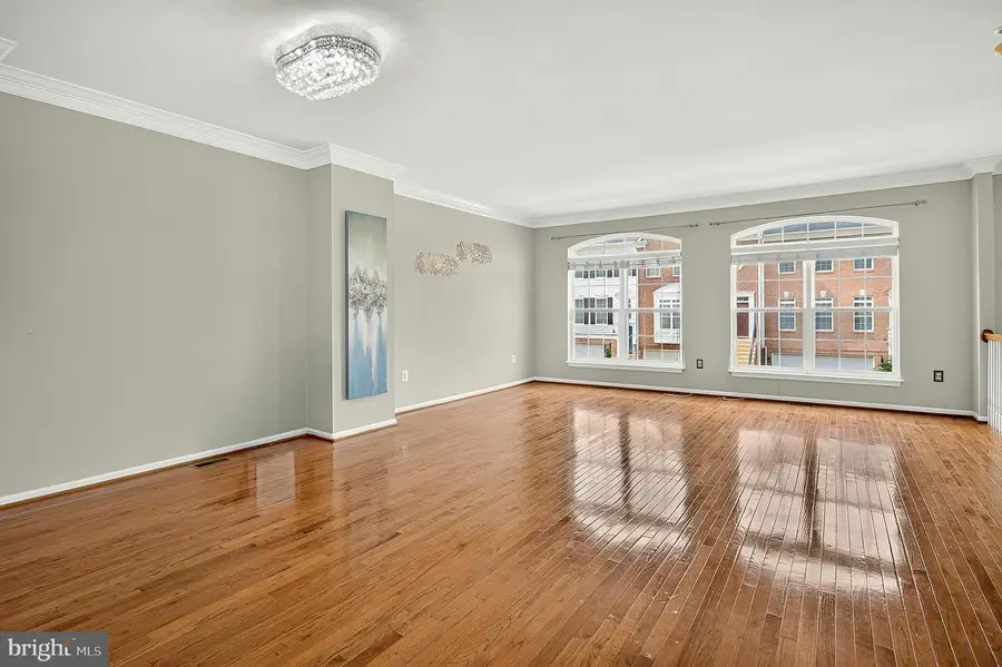 7332 Hampton Manor Pl, Springfield, VA 22150 - #3
