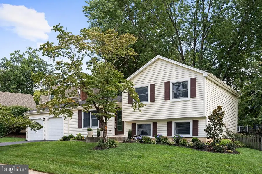 13742 Cabells Mill Dr, Centreville, VA 20120 - #2