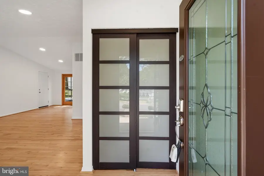 13742 Cabells Mill Dr, Centreville, VA 20120 - #3