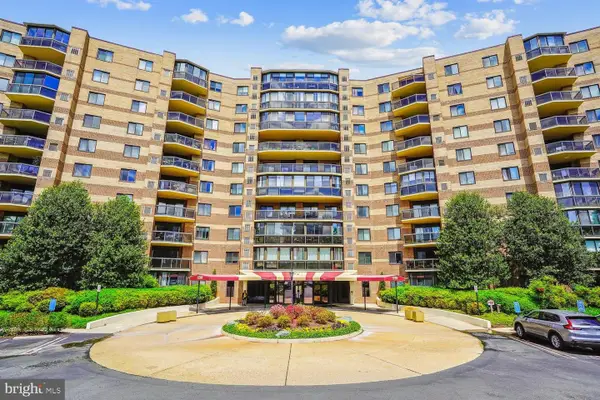 8350 Greensboro Dr #626, MCLEAN, VA 22102