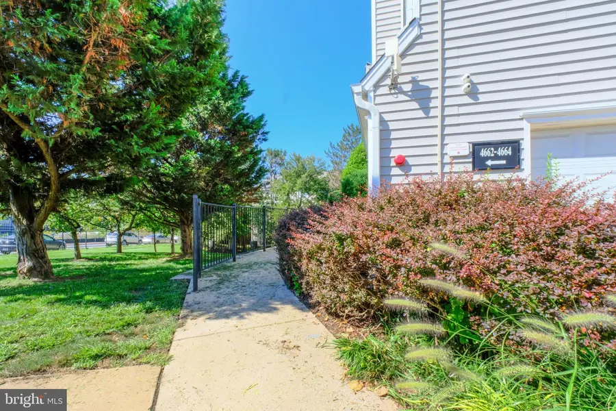 4664 Superior Sq, Fairfax, VA 22033 - #2