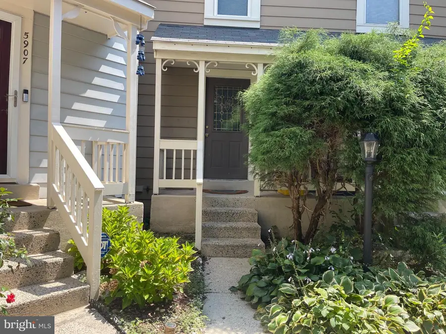 5909 Saint Giles Way, Alexandria, VA 22315 - #2