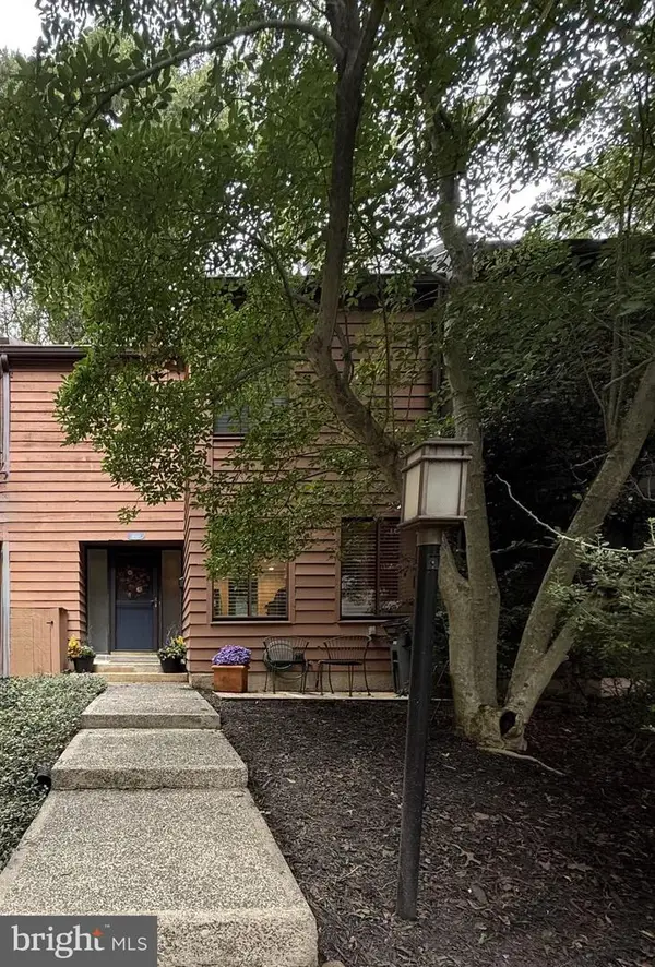 11570 Woodhollow Ct, RESTON, VA 20191