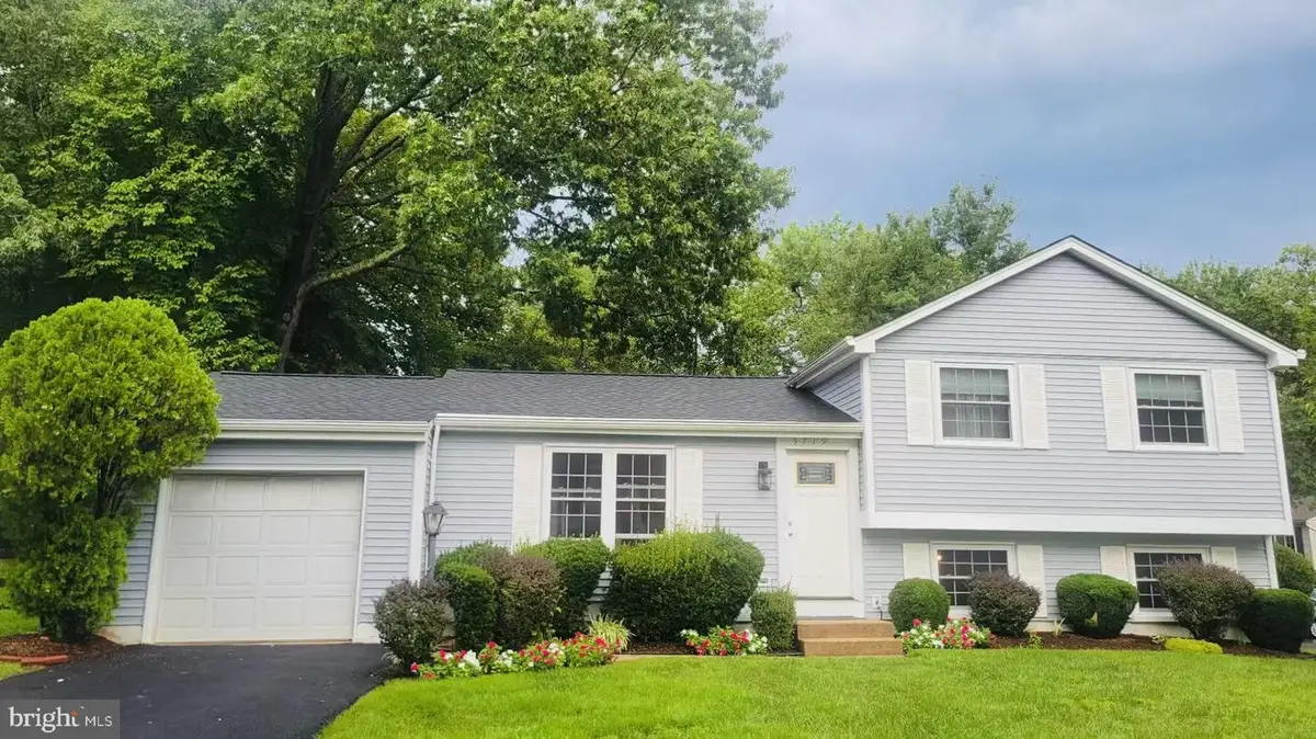 5719 Oak Apple Ct, Burke, VA 22015 - #1