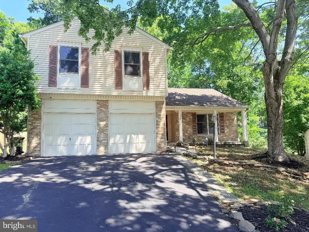 7594 Woodstown Dr, Springfield, VA 22153 - #1