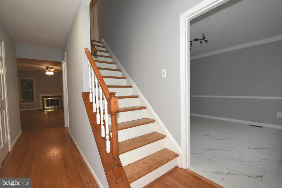 6611 Rosecroft Pl, Falls Church, VA 22043 - #2