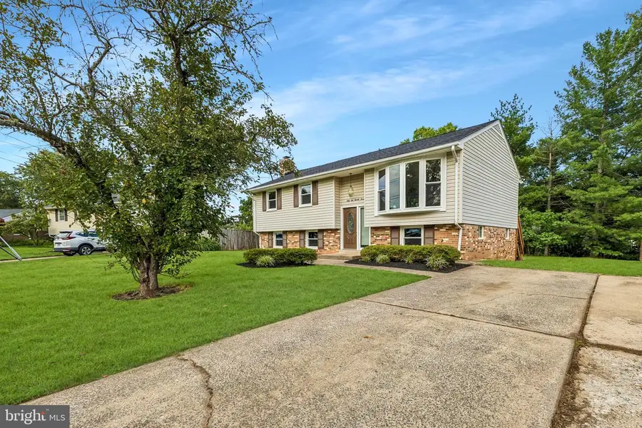 5623 Ottawa Rd, Centreville, VA 20120 - #2