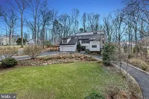 10227 Lawyers Rd, Vienna, VA 22181 - #1