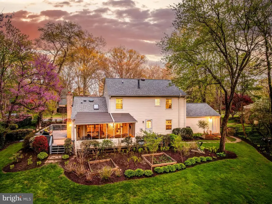 10812 Hunt Club Rd, Reston, VA 20190 - #2