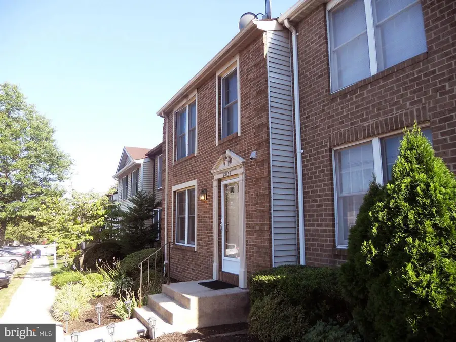 8031 Tyson Oaks Cir, Vienna, VA 22182 - #2