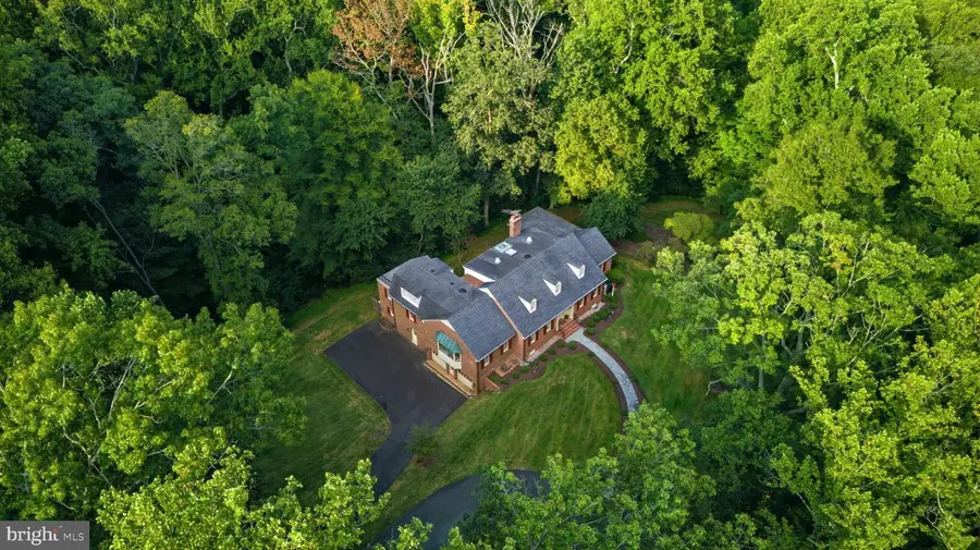 9187 Old Dominion Dr, McLean, VA 22102 - #2