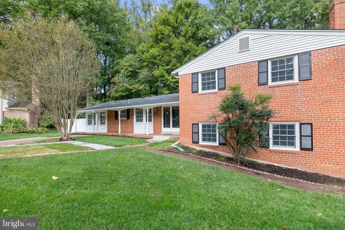 9002 Teddy Rae Ct, Springfield, VA 22152 - #1