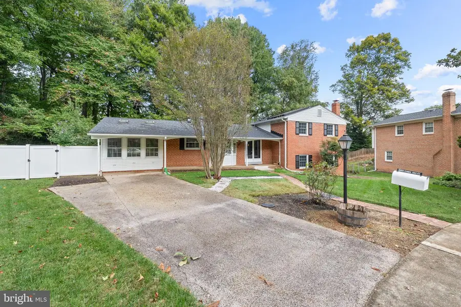 9002 Teddy Rae Ct, Springfield, VA 22152 - #2