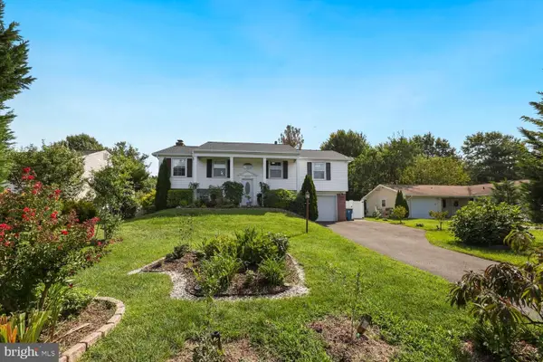 4003 Middle Ridge Dr, FAIRFAX, VA 22033